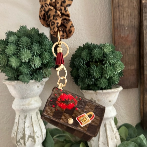 Louis Vuitton Damier customized handpainted key/card holder - Picture 1 of 17